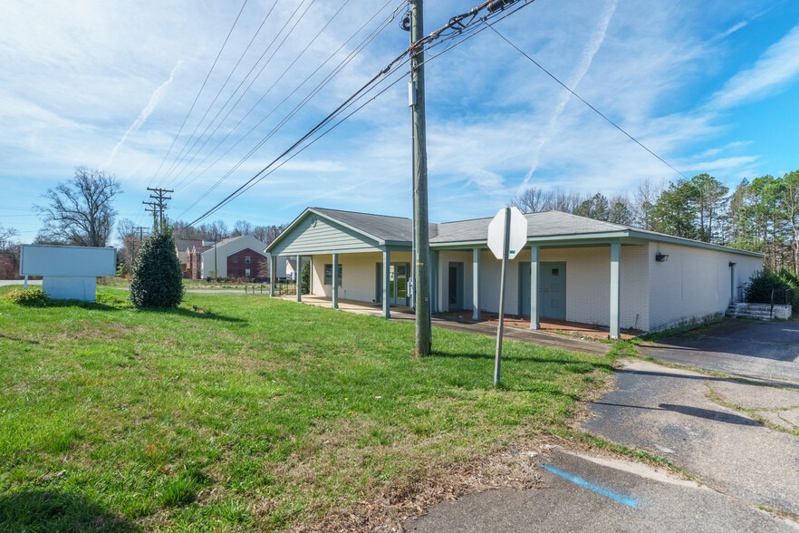 More Photos Of 16601 Old Statesville Rd, Huntersville Storefront Retail Office For Sale