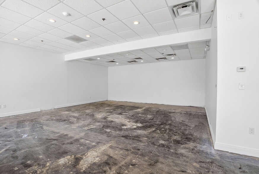 More Photos Of 214 Broadway, Saugus Unknown For Lease