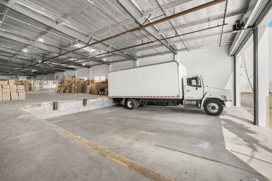 More Photos Of 2717 Tanager Ave, Los Angeles Warehouse For Sale