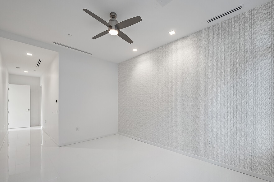 More Photos Of 400 S Old Woodward Ave, Birmingham Apartments For Sale