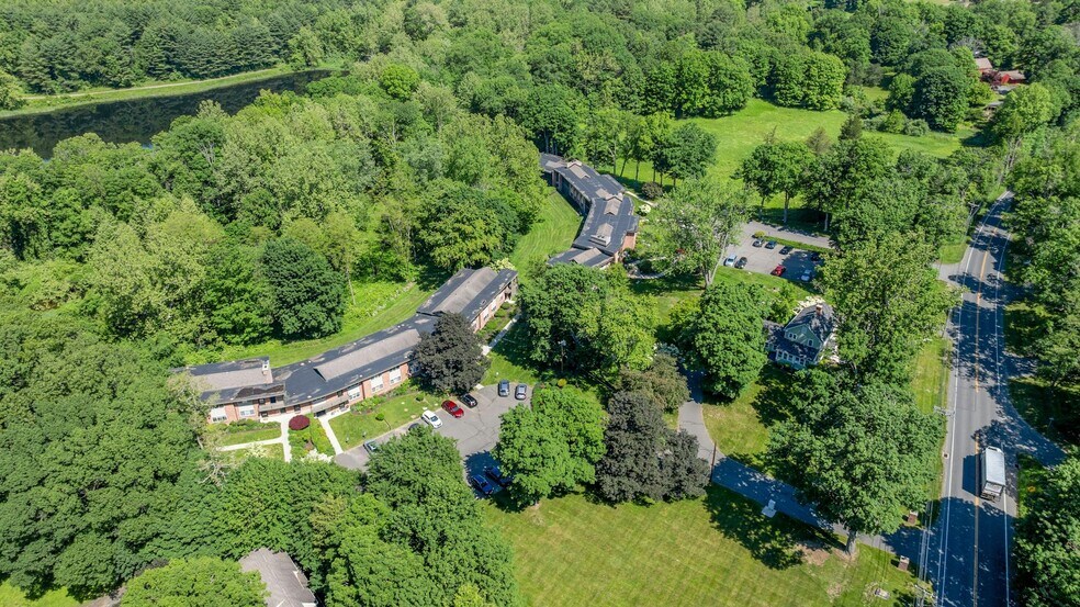 More Photos Of 1038-1056 Main St S, Woodbury Apartments For Sale