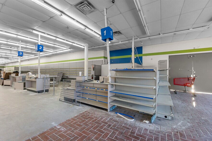More Photos Of 121 S Sprigg St, Cape Girardeau Supermarket For Sale