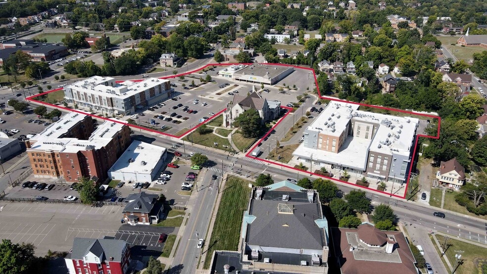 Primary Photo Of 3559 Reading Rd, Cincinnati Apartments For Lease