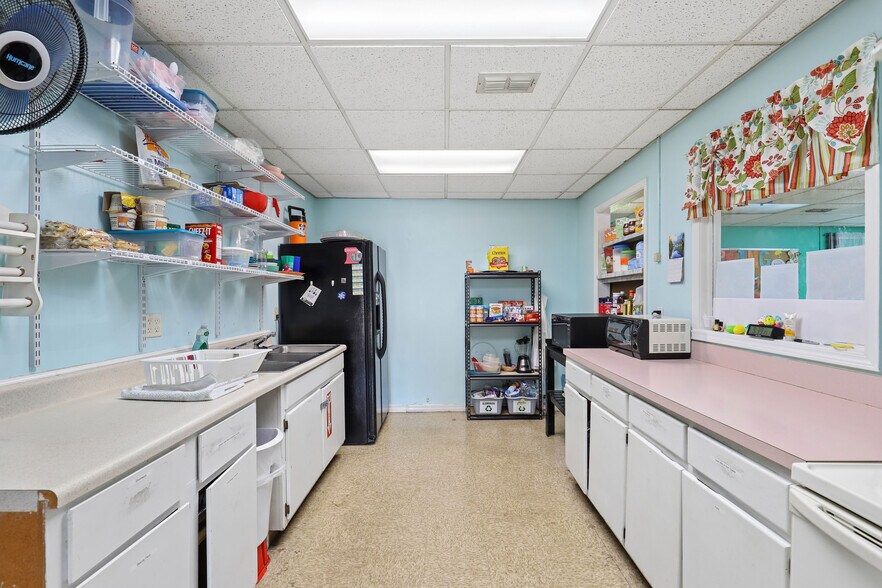 More Photos Of 772 Foxridge Center Dr, Orange Park Office For Sale