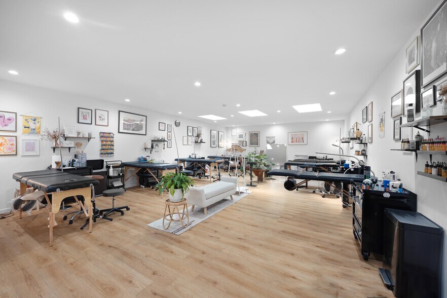 More Photos Of 574 Metropolitan Ave, Brooklyn Storefront Retail Residential For Sale