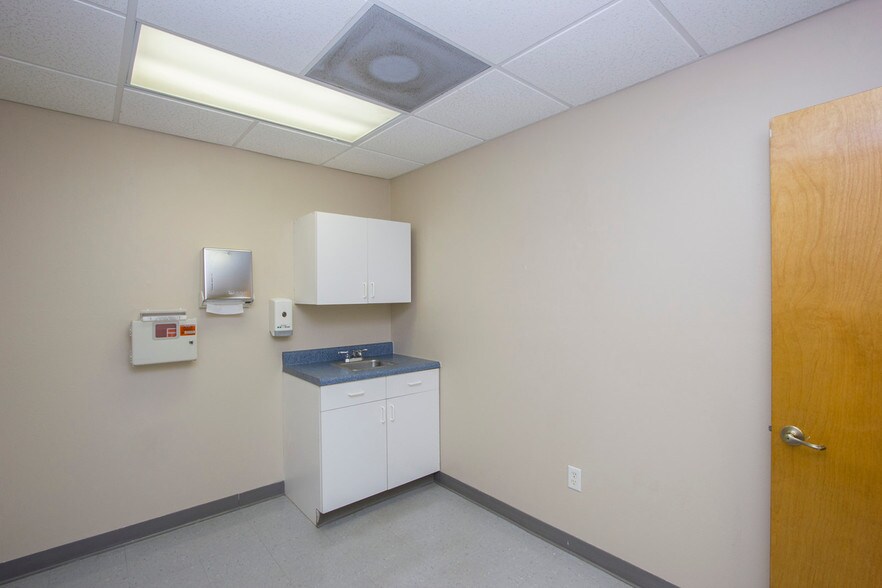 More Photos Of 26 Office Park Dr, Palm Coast Medical For Sale