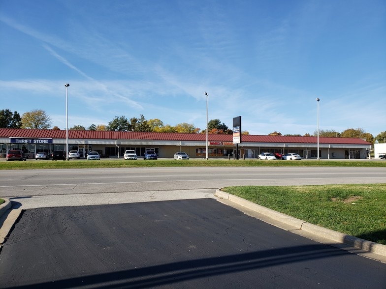 More Photos Of 12521 E Us Highway 40, Independence General Retail For Lease
