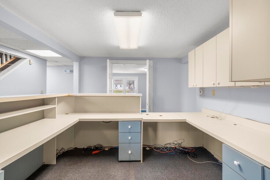 More Photos Of 128 Saltonstall Pky, East Haven Medical For Sale