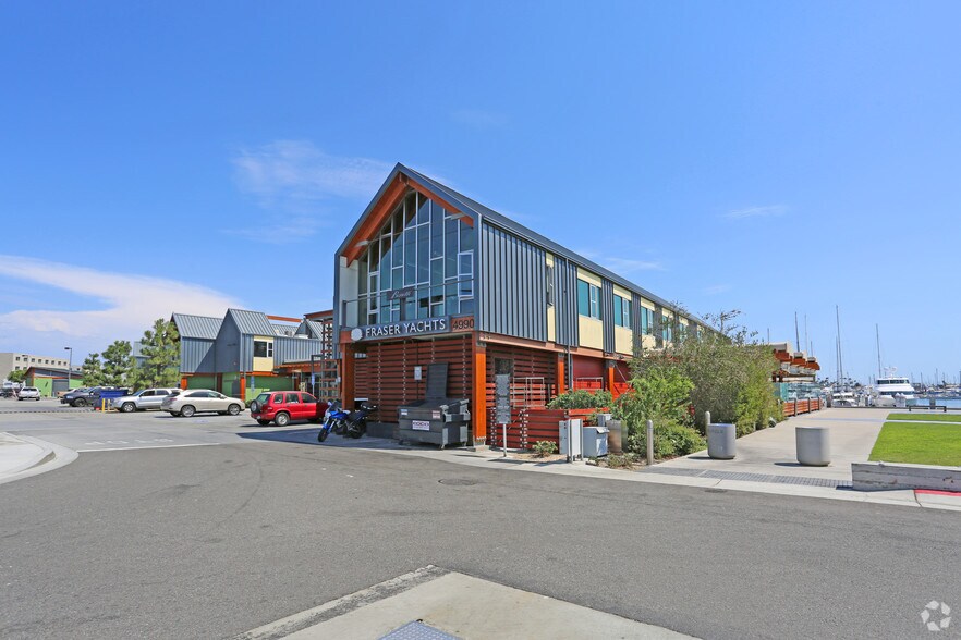 Primary Photo Of 4990 N Harbor Dr, San Diego General Retail For Lease