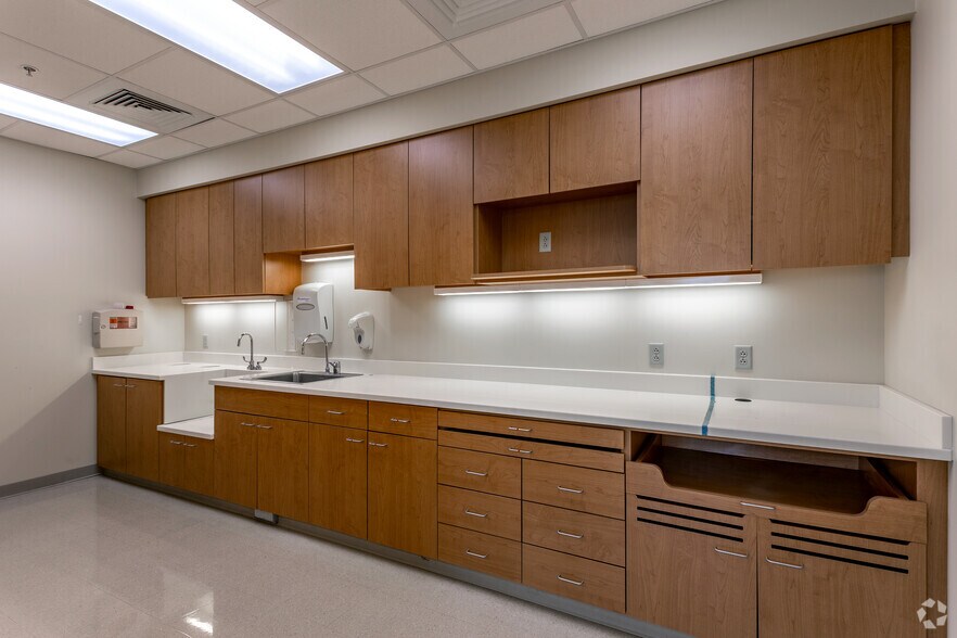 More Photos Of 2251 Connecticut Ave S, Sartell Medical For Sale