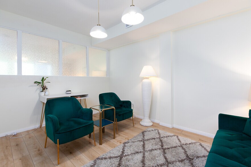 More Photos Of 1940 Garnet Ave, San Diego Medical For Sale