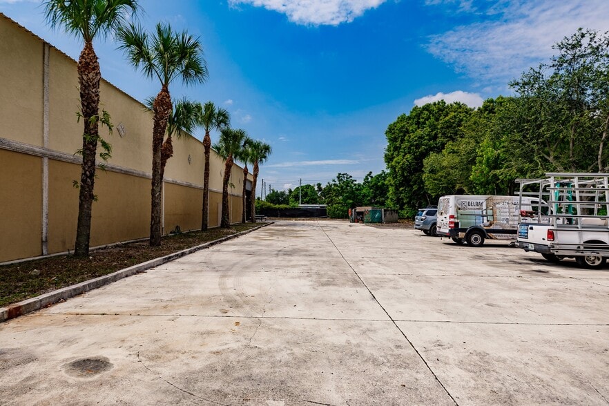 More Photos Of 1000 Lake Ida Rd, Delray Beach Warehouse For Sale
