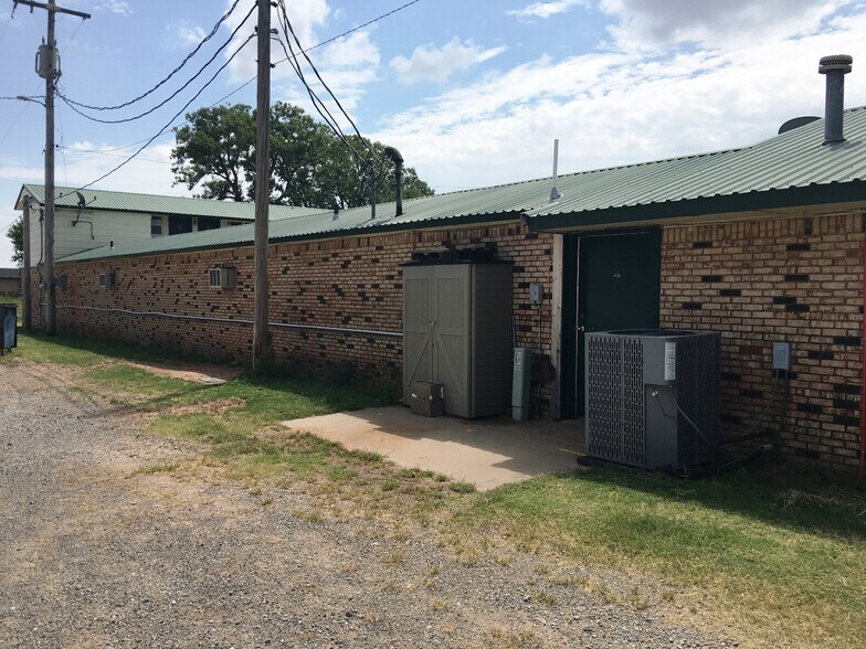 More Photos Of 1720 S Grand Ave, Cherokee Hotel For Sale