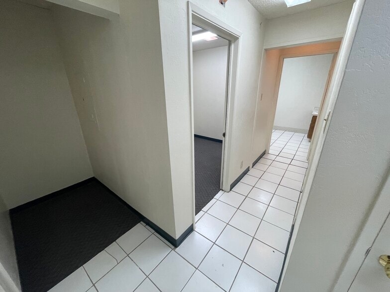 More Photos Of 2210 Chester Ave, Bakersfield Storefront Retail Office For Lease