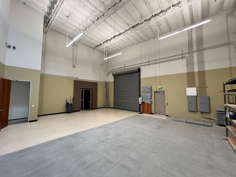 More Photos Of 9551-9591 Irvine Center Dr, Irvine Research And Development For Lease