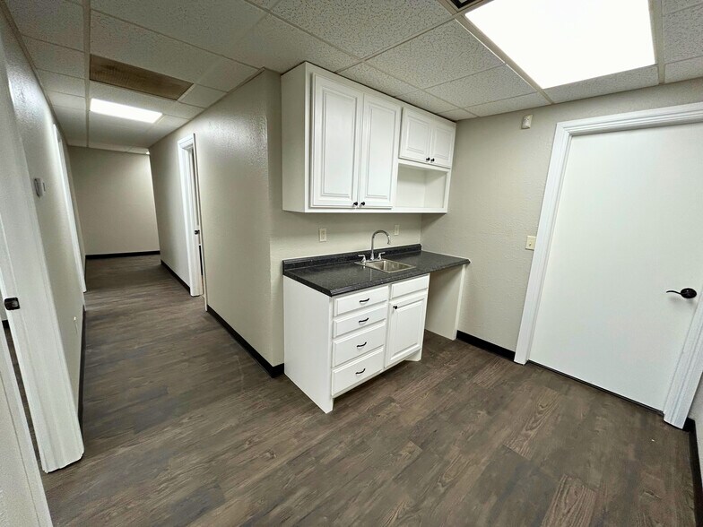 More Photos Of 5220 S Anderson Rd, Oklahoma City Industrial For Sale