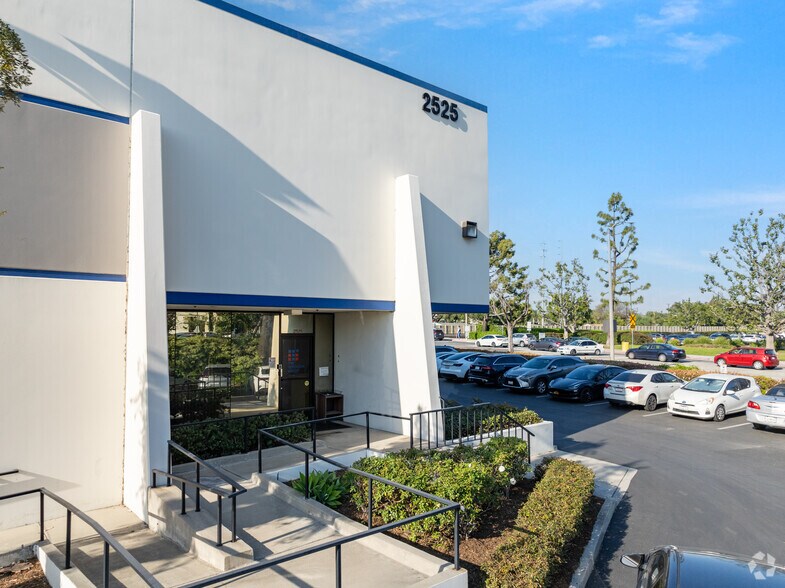 More Photos Of 2525 S Workman Mill Rd, City Of Industry Distribution For Lease