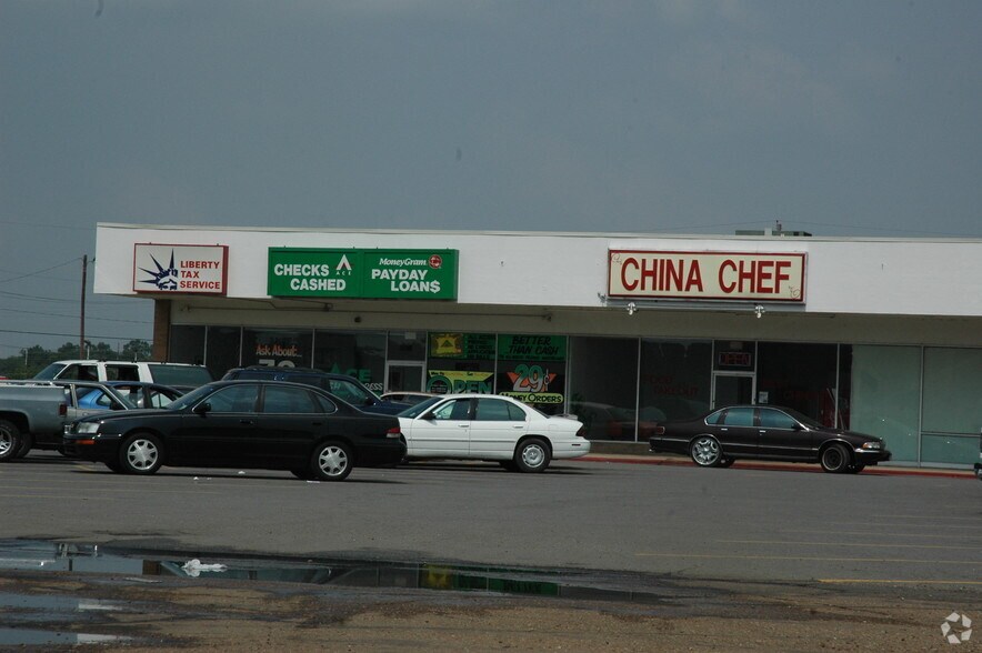 More Photos Of 1419-1425 Winnsboro Rd, Monroe Storefront For Lease