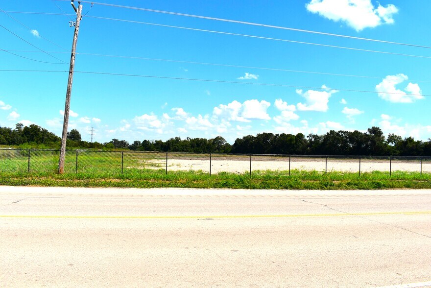 More Photos Of 8911 FM 524 Rd, Sweeny Land For Lease