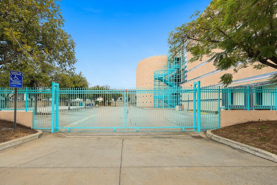 More Photos Of 2121 W Mission Rd, Alhambra Office For Lease