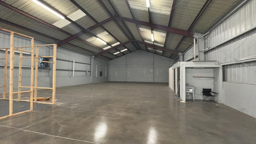 More Photos Of 8420 Epicenter Blvd, Lakeland Unknown For Lease