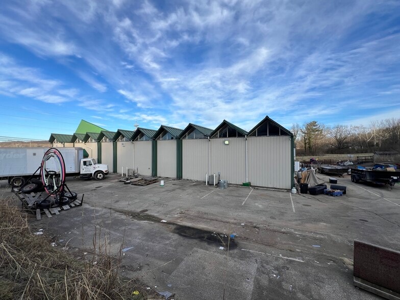 More Photos Of 675 College Dr, Batavia Warehouse For Sale