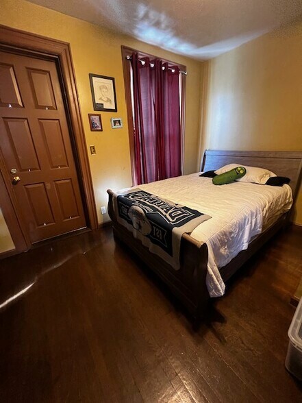 More Photos Of 413 Kerens Ave, Elkins General Retail For Sale