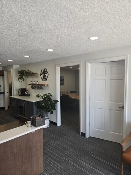 More Photos Of 2911 E Portland Rd, Newberg Office For Sale