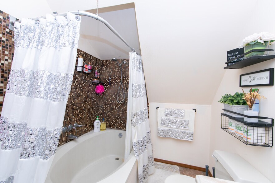 More Photos Of 604 White Horse Pike, Oaklyn Storefront For Sale