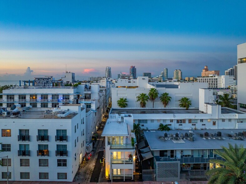 More Photos Of 124 11th St, Miami Beach Hotel For Sale