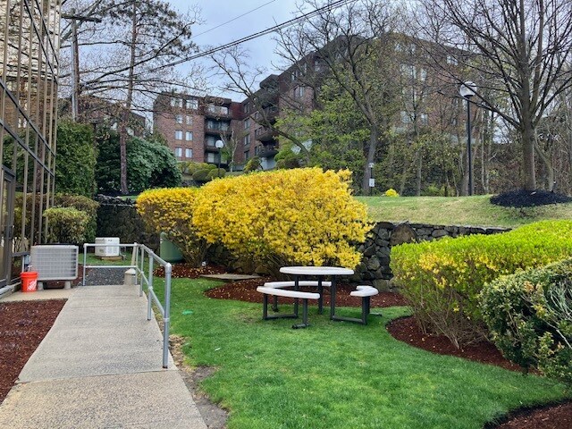 More Photos Of 990 Paradise Rd, Swampscott Office For Lease