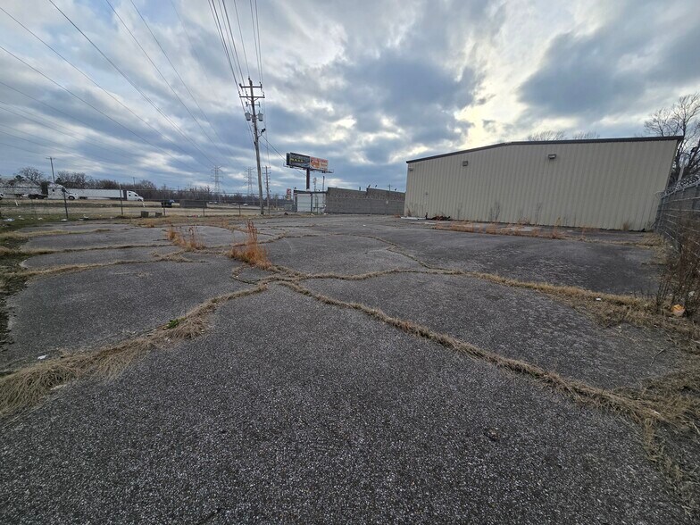 More Photos Of 4848 Getwell Rd, Memphis Warehouse For Sale