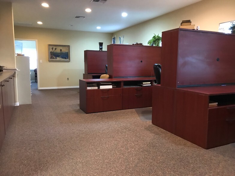 More Photos Of 18540-18544 N Dale Mabry Hwy, Lutz Office For Sale