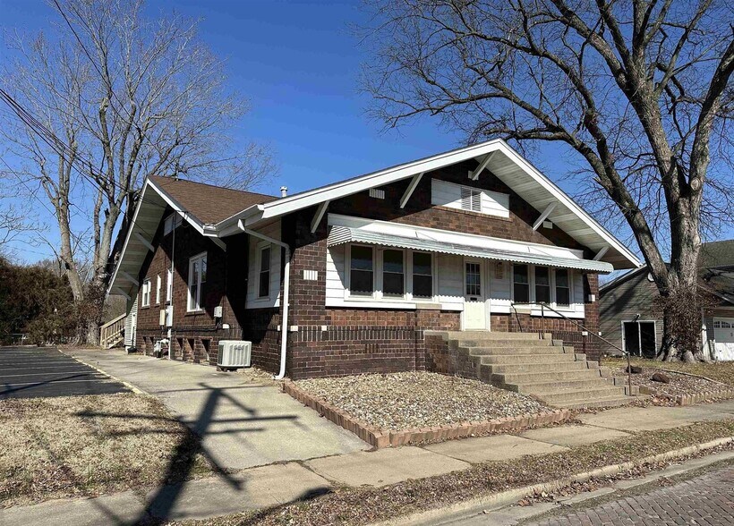 Primary Photo Of 1000 Hanson St, Murphysboro Office For Sale