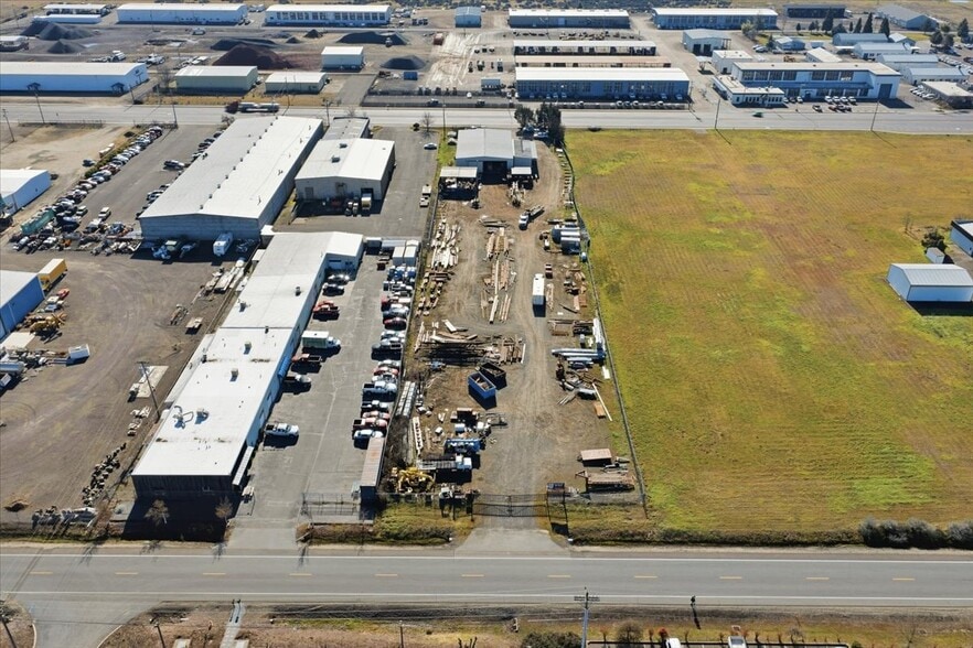 More Photos Of 581 Antelope Rd, White City Manufacturing For Sale