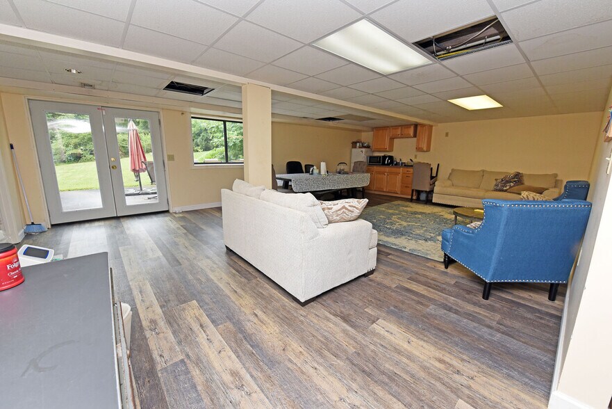 More Photos Of 10 Deer Crossing Trl, Blairsville Office For Lease