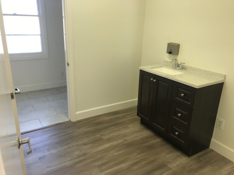More Photos Of 610-650 E Santa Clara St, San Jose Medical For Lease