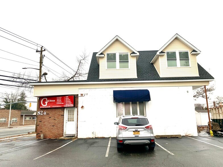 More Photos Of 824 Old Country Rd, Westbury Office For Lease