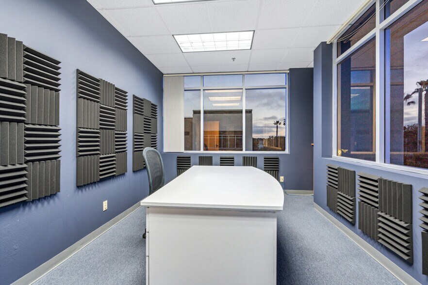 More Photos Of 803-827 Anchorage Place, Chula Vista Light Distribution For Lease