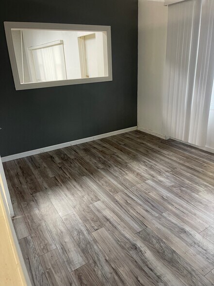 More Photos Of 1405-1409 Wright Blvd, Schaumburg Warehouse For Lease