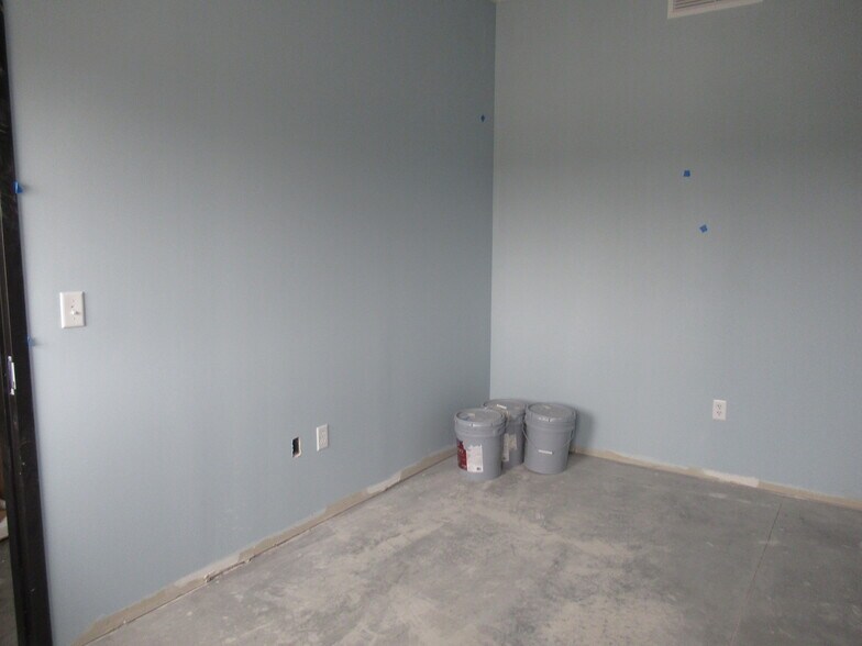 More Photos Of 5818 S 107th East Ave, Tulsa Warehouse For Lease