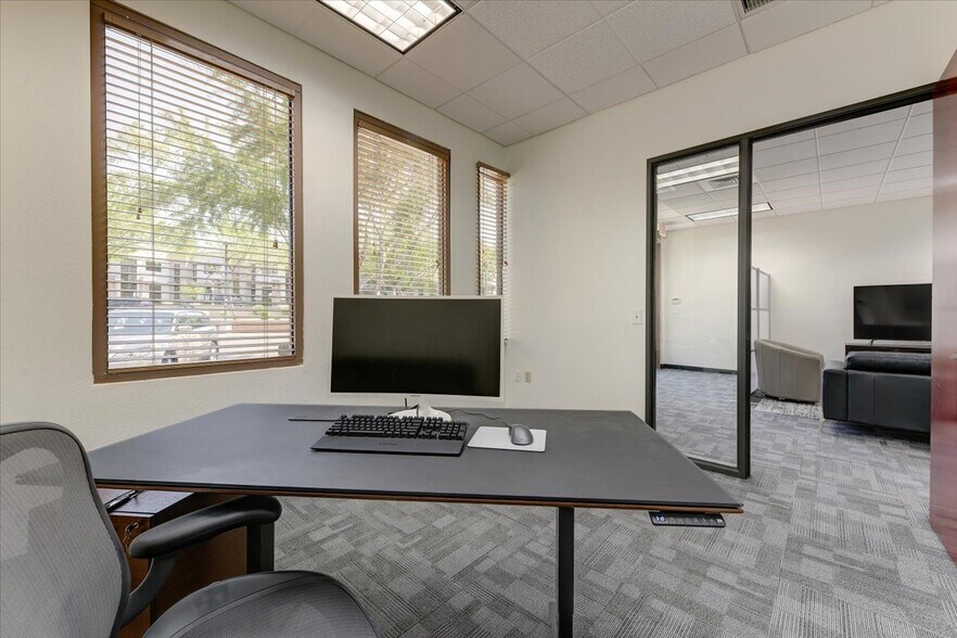 More Photos Of 7344 E Deer Valley Rd, Scottsdale Medical For Sale