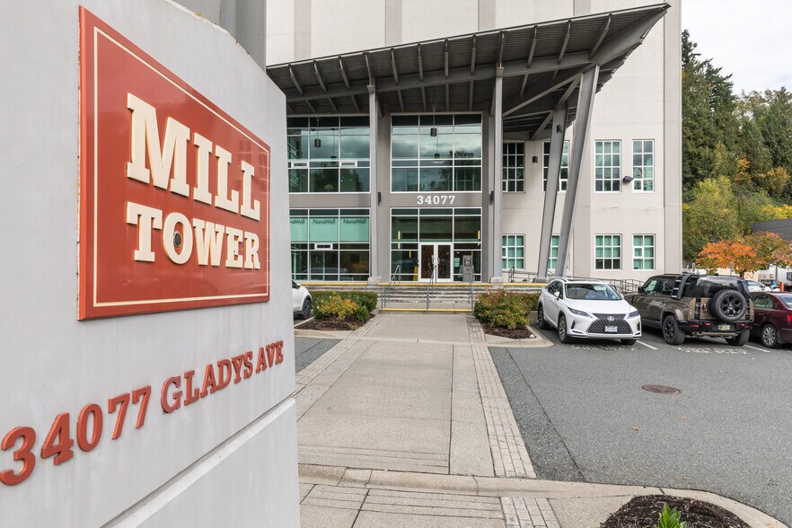 More Photos Of 34077 Gladys Ave, Abbotsford Office For Lease