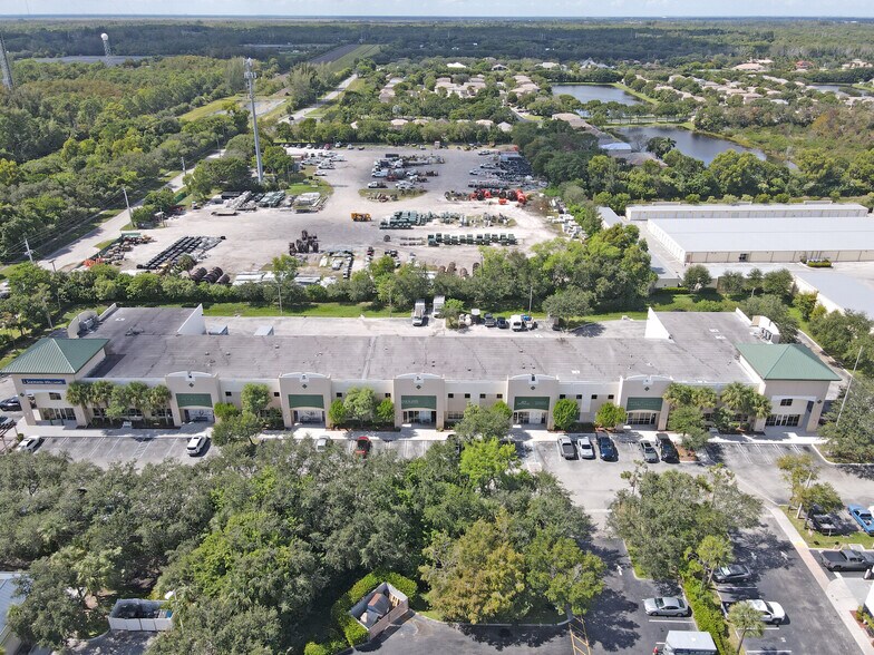 More Photos Of 10101 Lantana Rd, Lake Worth Showroom For Lease