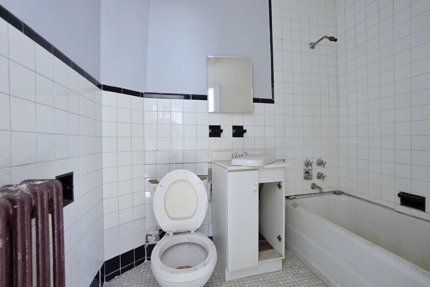 More Photos Of 1227 60th St, Brooklyn Warehouse For Sale