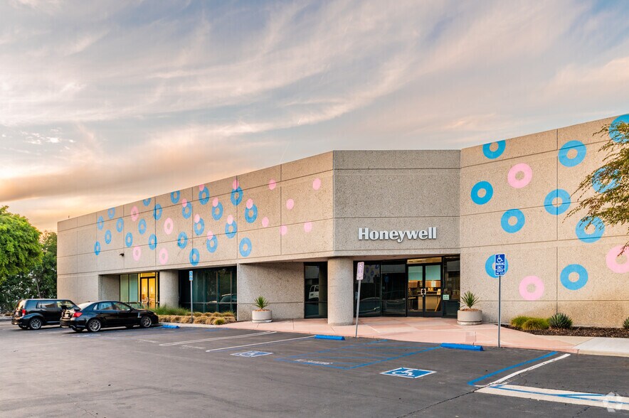 More Photos Of , La Palma Office For Sale