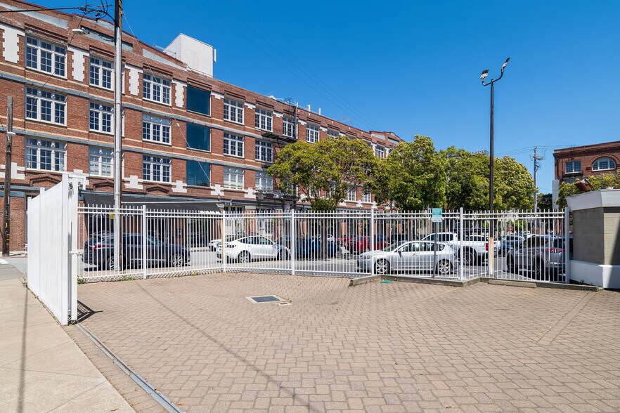 More Photos Of 135 Vermont St, San Francisco Freestanding For Lease