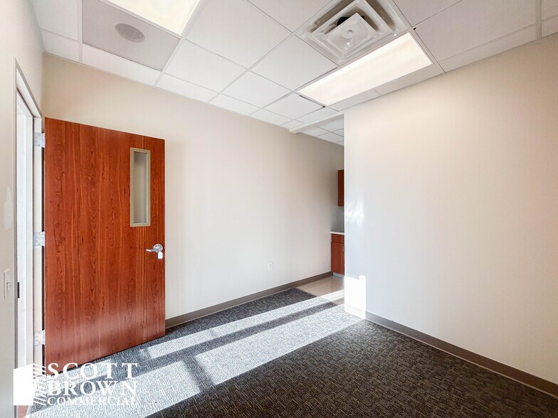 More Photos Of 2700 Village Pky, Highland Village Office For Lease