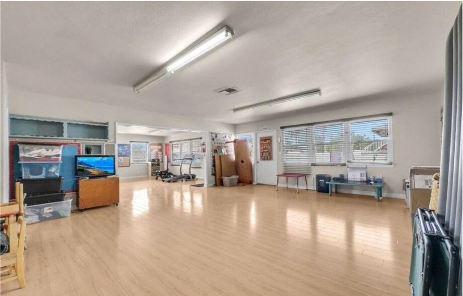More Photos Of 412 N San Gabriel Ave, Azusa Daycare Center For Lease