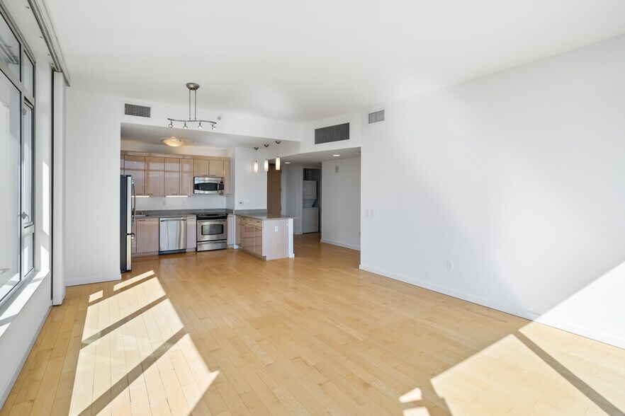 More Photos Of 100 Grand Ave, Oakland Apartments For Lease